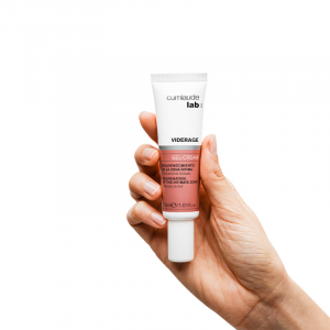 Gel - crema Indicado para el envejecimiento y la pérdida de tono de la zona genital externa y de la zona vulvo-perineal femenina durante el periodo pre y posmenopausia y en el posparto. Ideal también como coadyuvante en el tratamiento posquirúrgico de rejuvenecimiento genital.