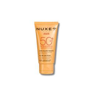 La crema solar fundente de rostro SPF 50+ de Nuxe, protege, hidrata, previene manchas Esta Crema Solar Fundente rostro SPF50+ garantiza una protección de amplio espectro frente a los UVA/UVB y a la luz azul. Resistente al agua y no comedogénico.