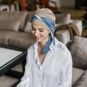 Turbante oncológico confeccionado con tejido natural de bambú. Específico para casos de alopecia o pérdida de cabello durante los tratamientos oncológicos.