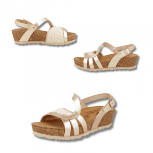 Aria Champagne de D'Torres® es una sandalia diseñada para ofrecer máximo confort, elegancia y adaptabilidad. Incorpora una cuña ligera de corcho de 4 cm y una planta anatómica acolchada que proporciona una pisada suave y estable durante todo el día.